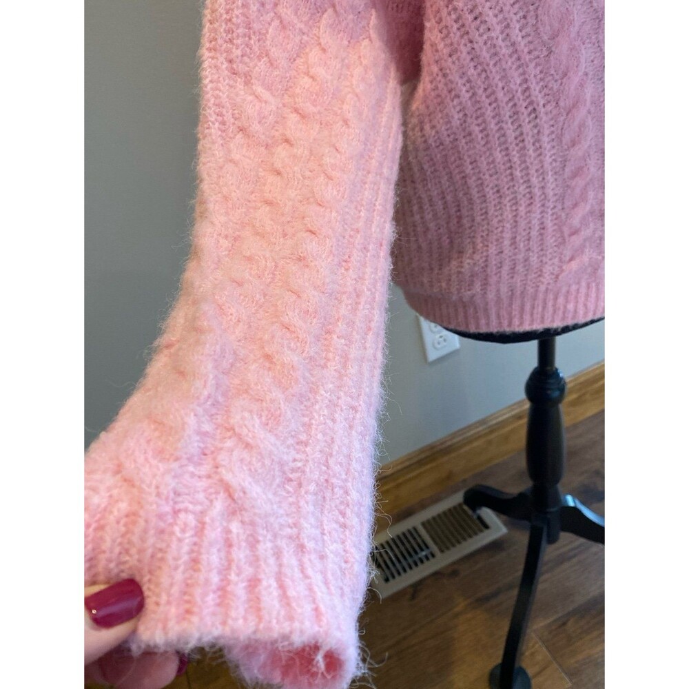 Universal Thread Sweater Size Large Soft Pink Super Soft Fuzzy Cable Knit Comfy - Picture 3 of 12